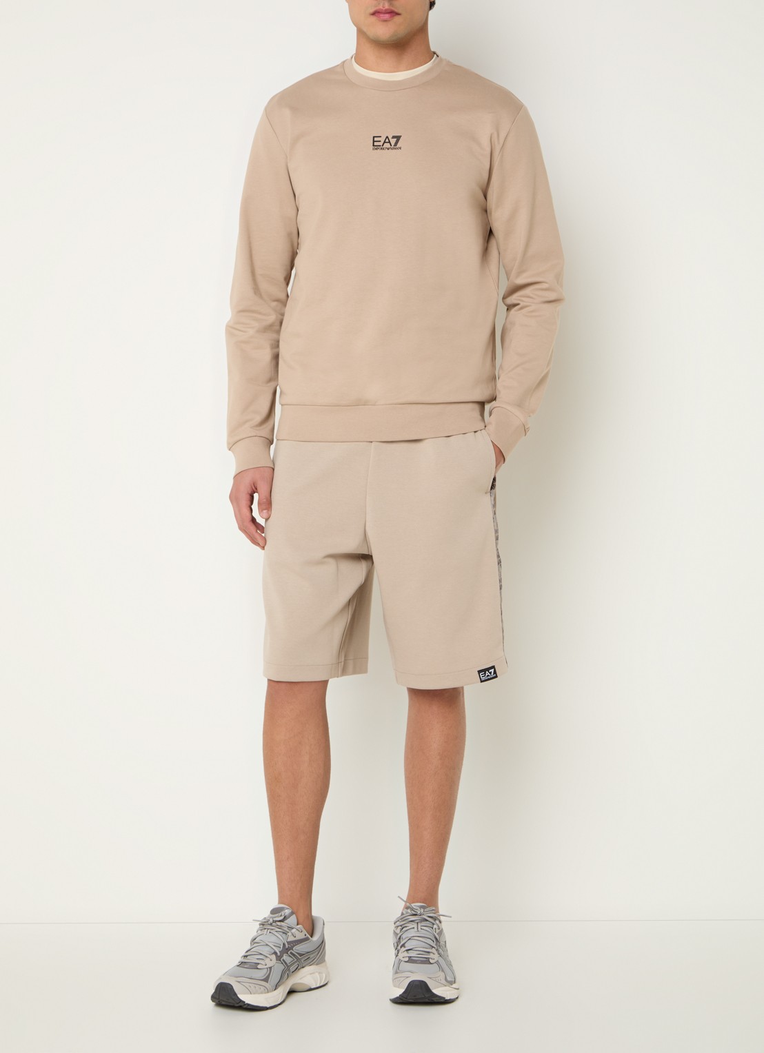 Armani Sweater met logo - voorkant 4 beige