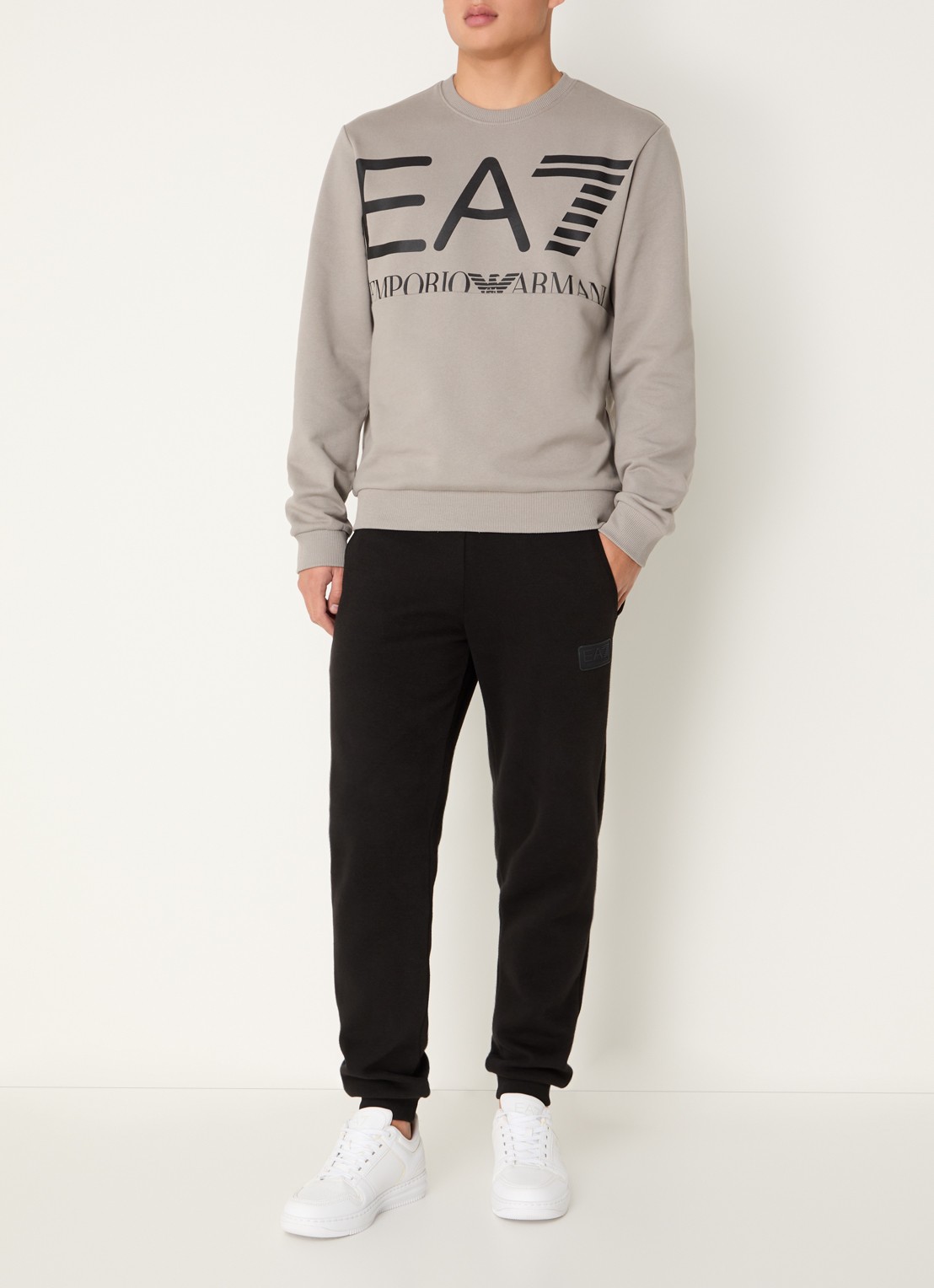 Armani Sweater met logoprint - voorkant 4 donkerbeige