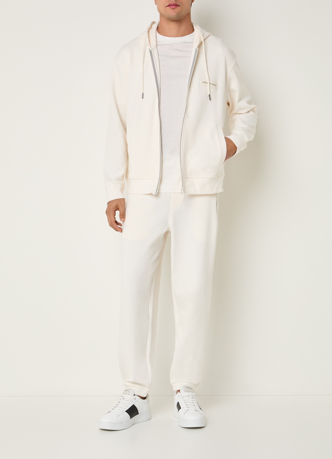 Armani Sweatvest met logo en steekzakken - voorkant 2 gebroken wit