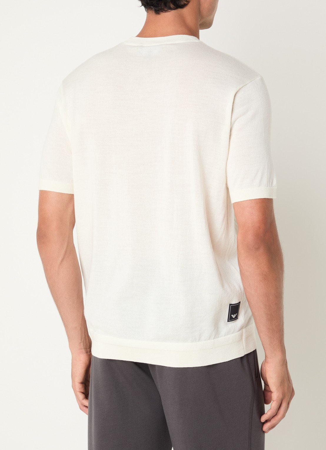 Armani T-shirt in wolblend met logo - achterkant ivoor