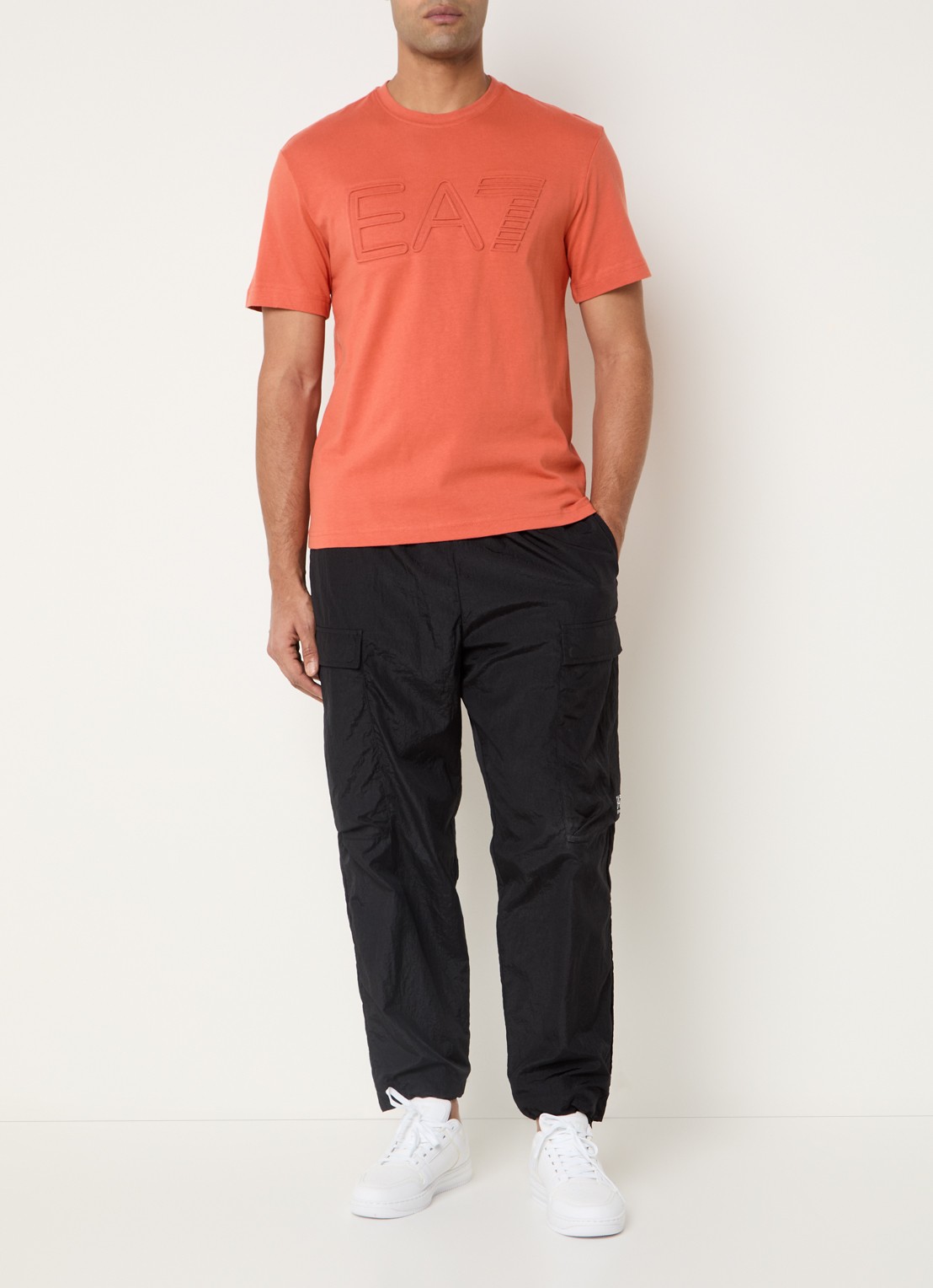 Armani T-shirt met 3D logoprint - voorkant 2 oranjerood