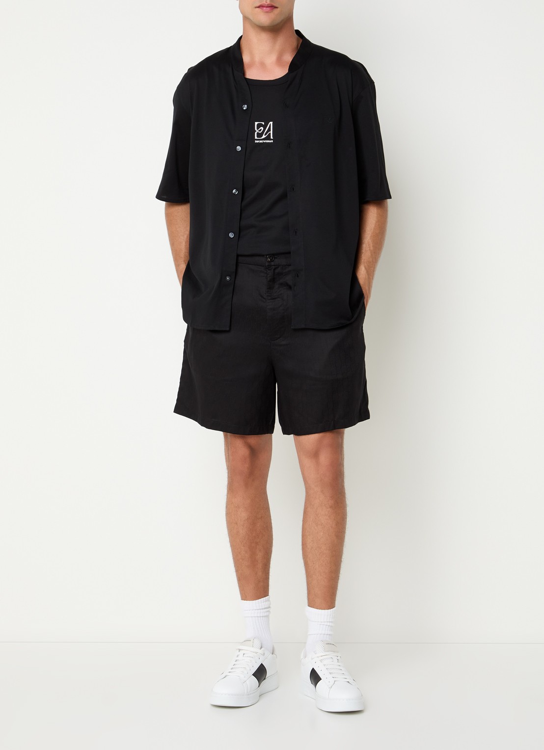 Armani T-shirt met knoopsluiting - voorkant 4 zwart