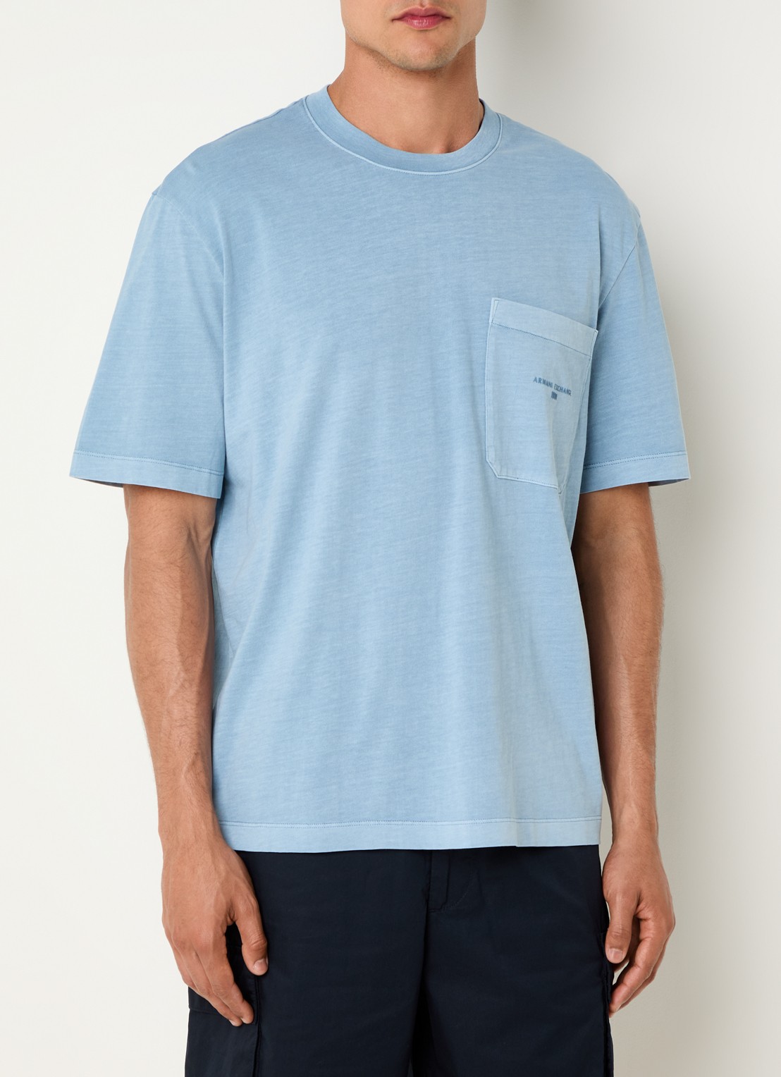 Armani T-shirt met logo- en backprint - achterkant lichtblauw