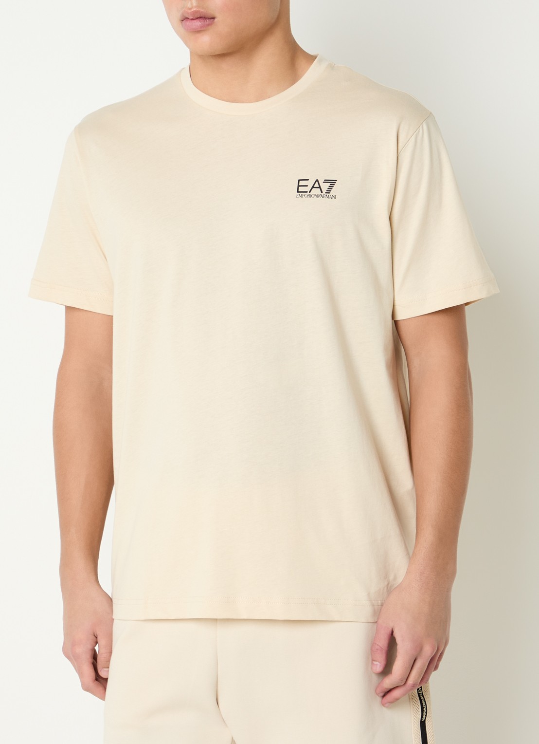 Armani T-shirt met logo- en backprint - detail 3 creme
