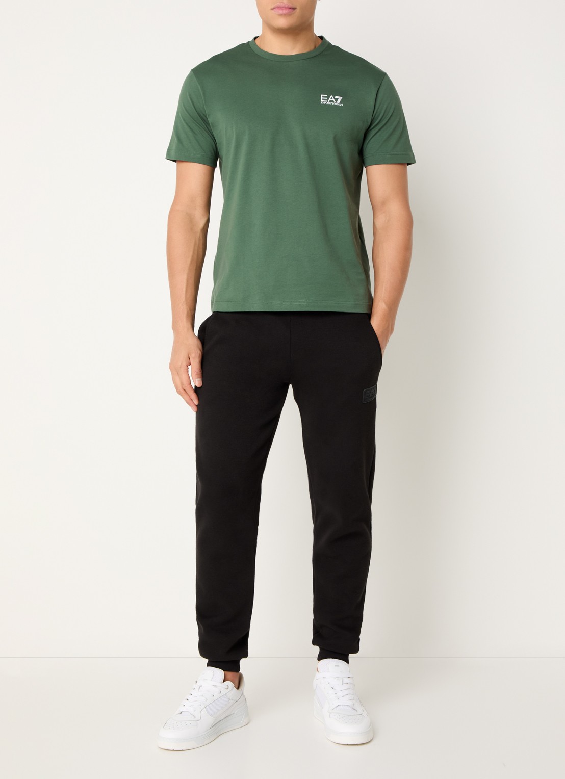 Armani T-shirt met logo- en backprint - voorkant 4 groen