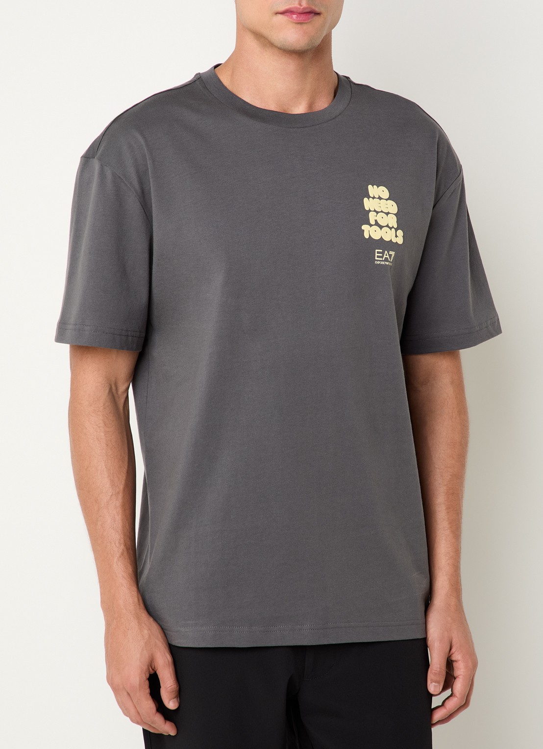Armani T-shirt met logo- en backprint - achterkant 4 grijs