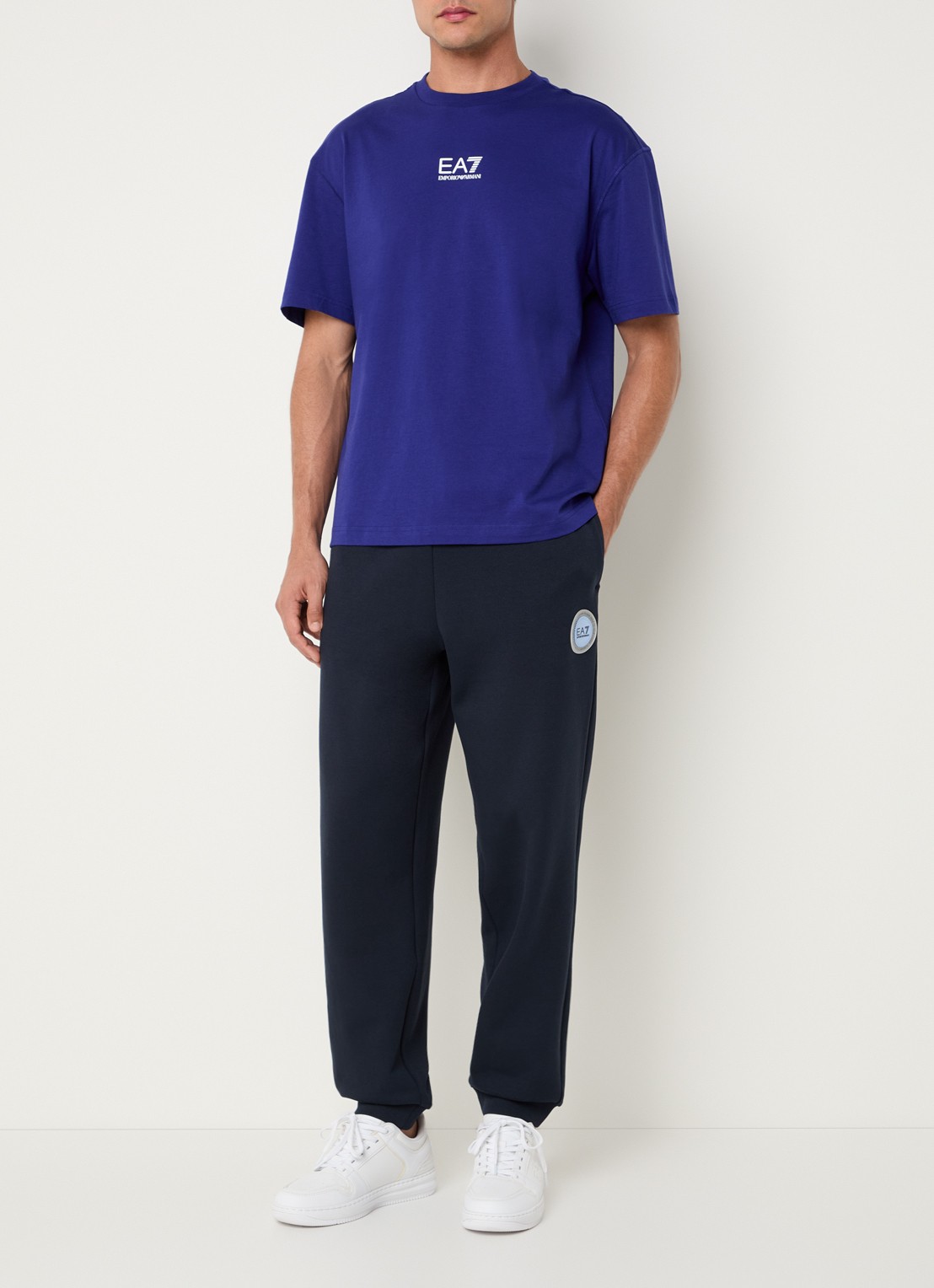 Armani T-shirt met logo- en backprint - voorkant 3 kobaltblauw