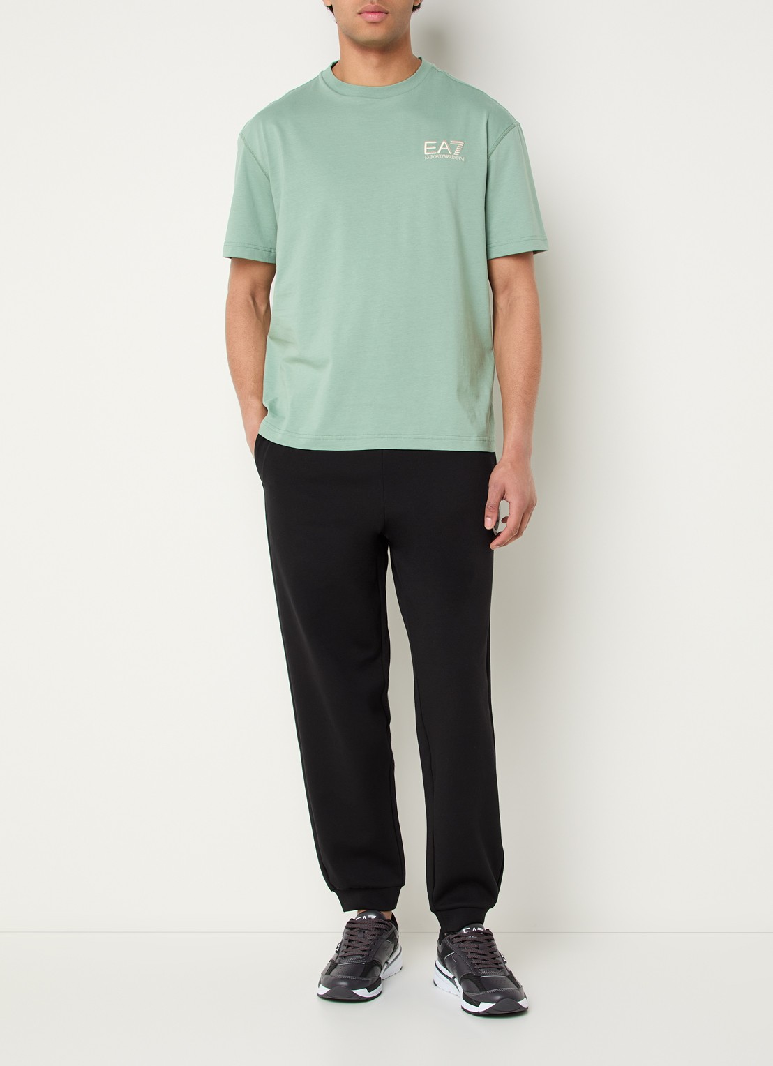Armani T-shirt met logo- en backprint - voorkant 2 groen