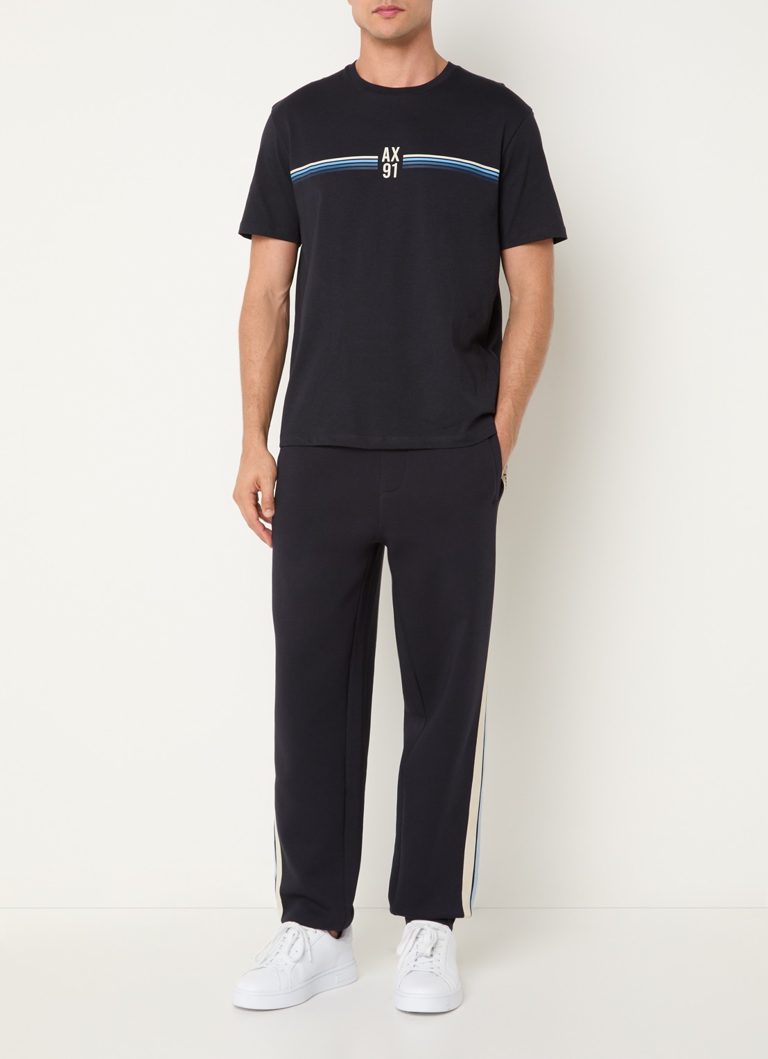 Armani T-shirt met logo en print - voorkant 2 donkerblauw