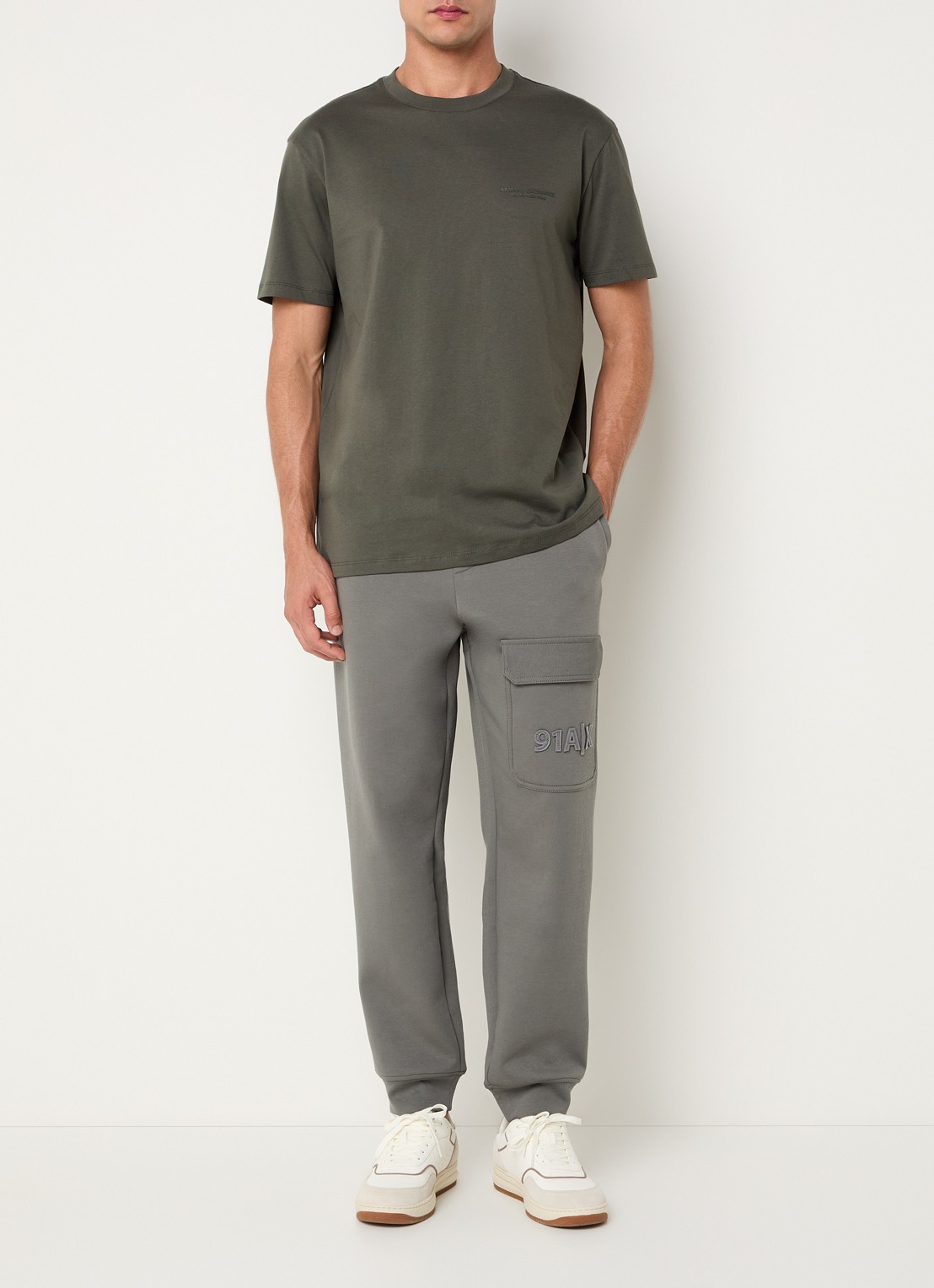 Armani T-shirt met logo - voorkant 3 taupe