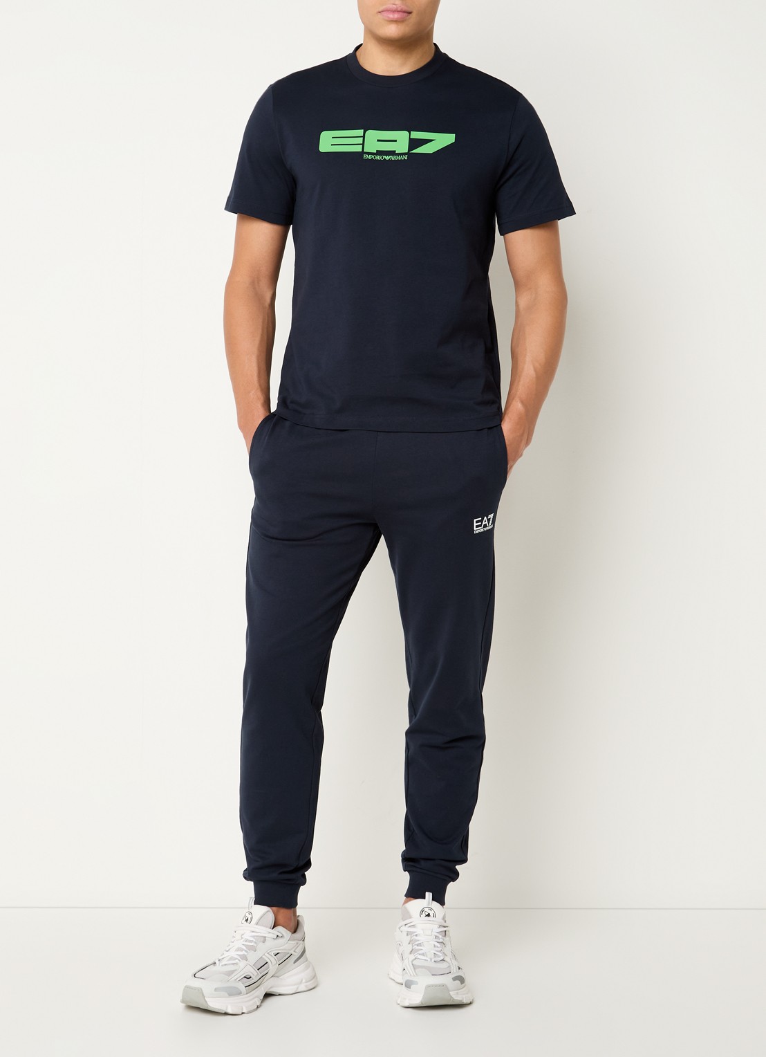 Armani T-shirt met logo - voorkant 3 donkerblauw