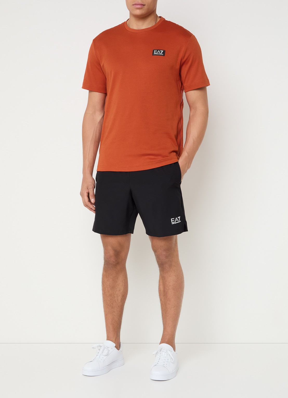Armani T-shirt met logo - voorkant 3 oranjerood