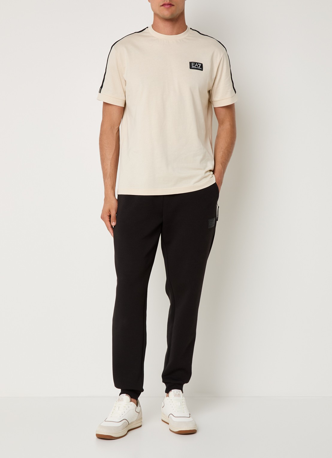 Armani T-shirt met logo - voorkant 2 creme