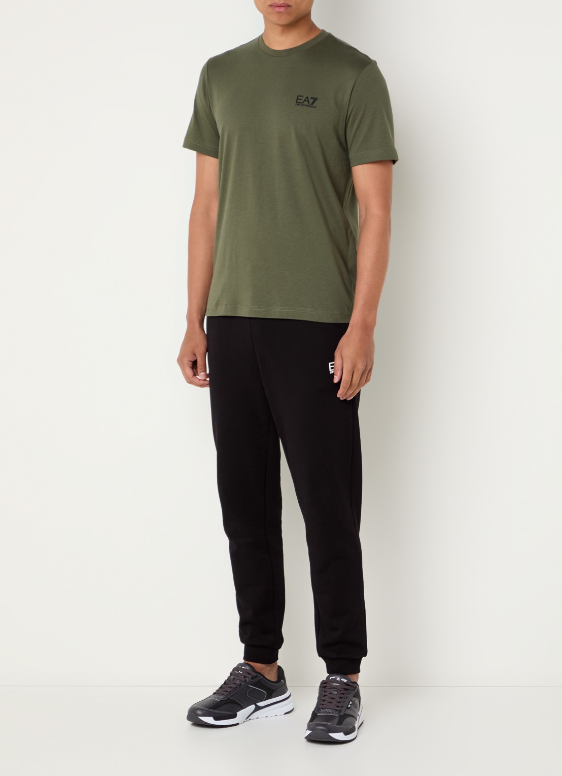 Armani T-shirt met logo - voorkant 2 legergroen