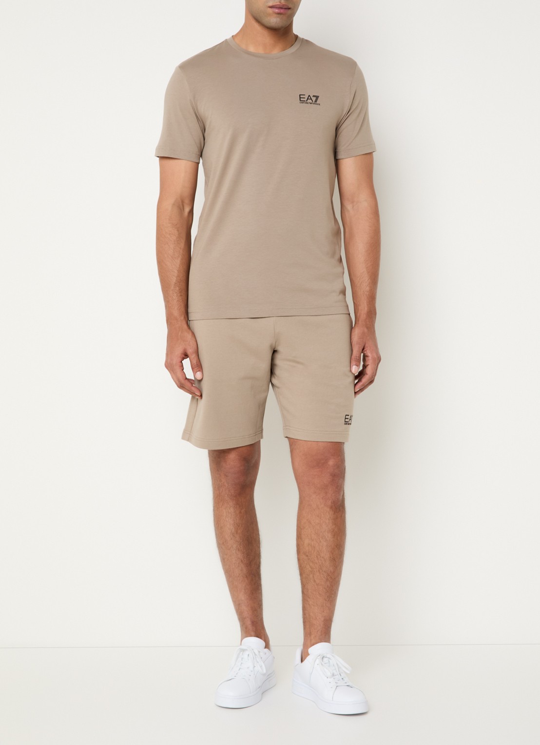 Armani T-shirt met logo - voorkant 4 taupe