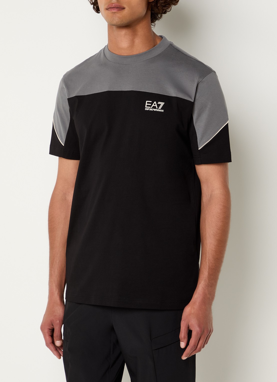 Armani T-shirt met logo - detail 4 zwart