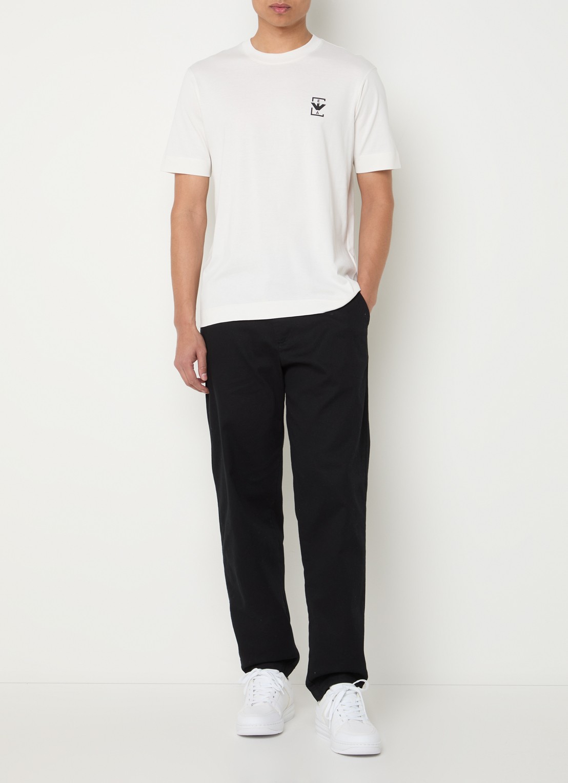 Armani T-shirt met logo - voorkant 2 gebroken wit