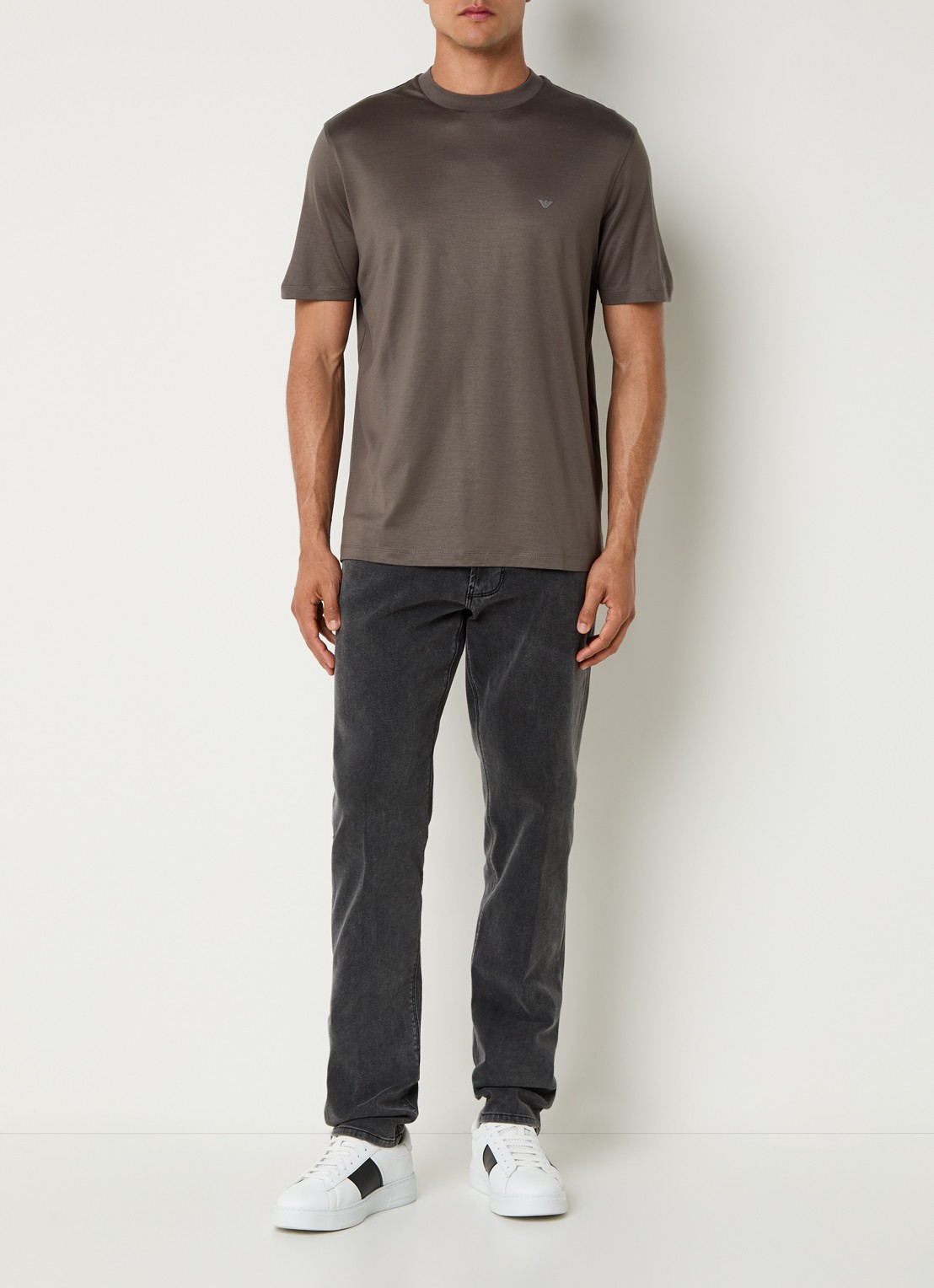 Armani T-shirt met logo - voorkant 3 bronsgroen