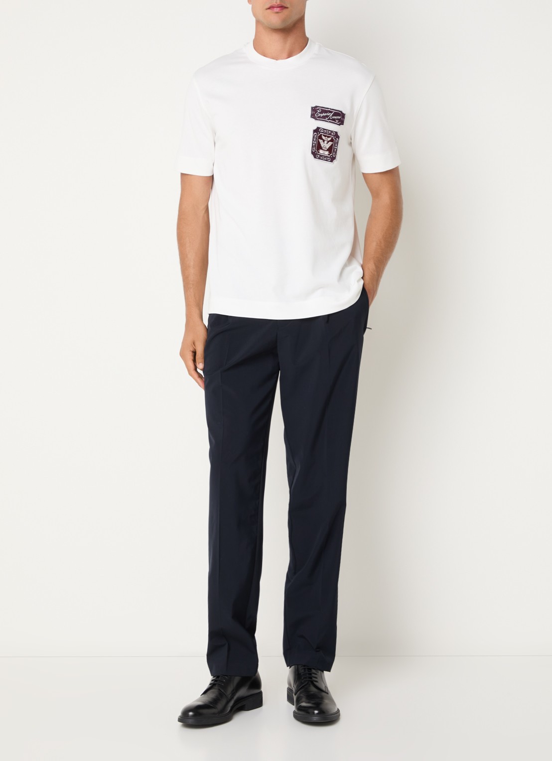 Armani T-shirt met logobordring - voorkant 2 wit