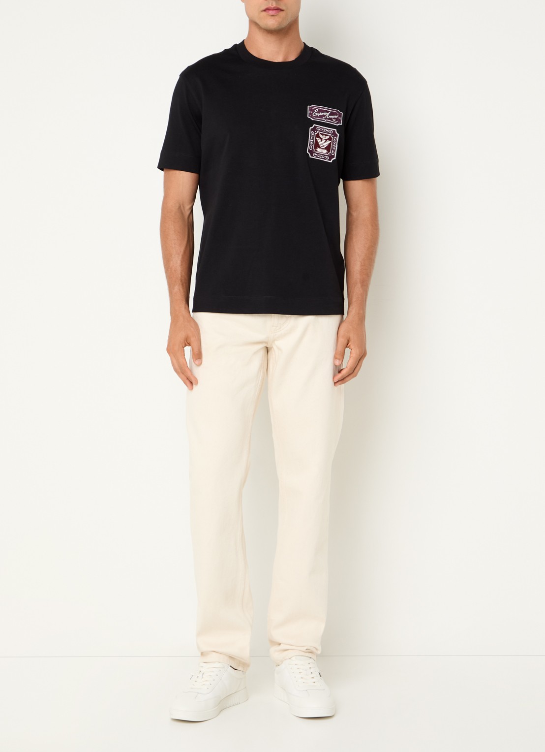 Armani T-shirt met logobordring - voorkant 2 zwart