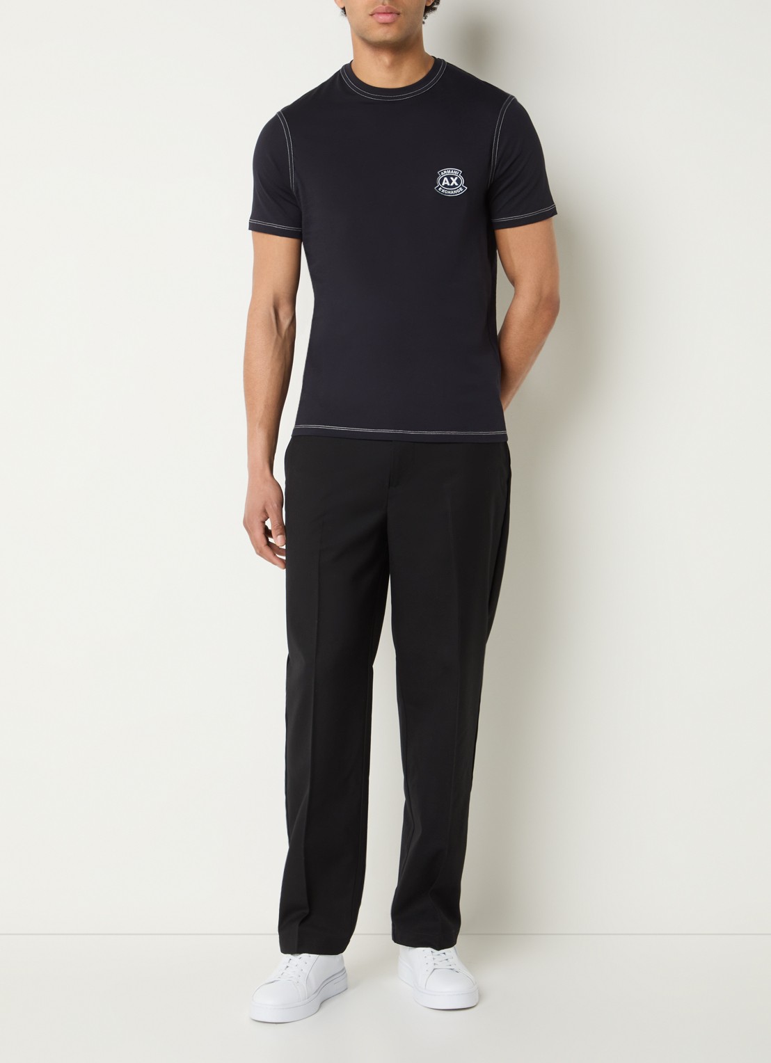 Armani T-shirt met logoborduring - voorkant 2 donkerblauw