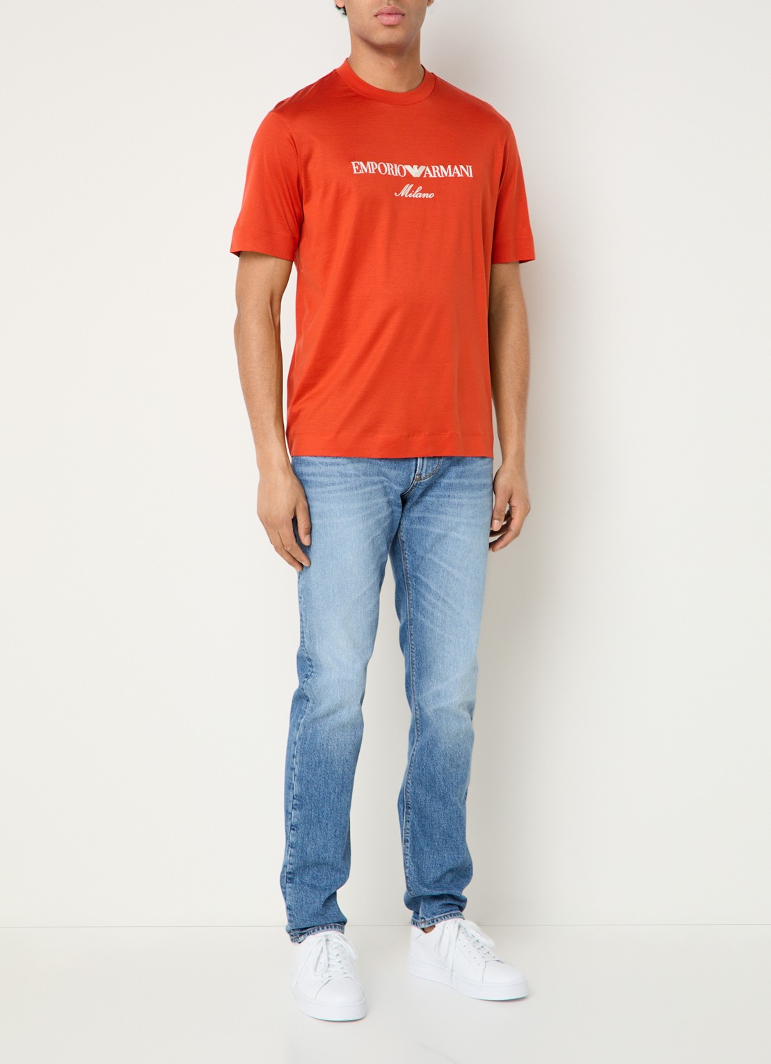 Armani T-shirt  met logoborduring - voorkant 2 oranjerood