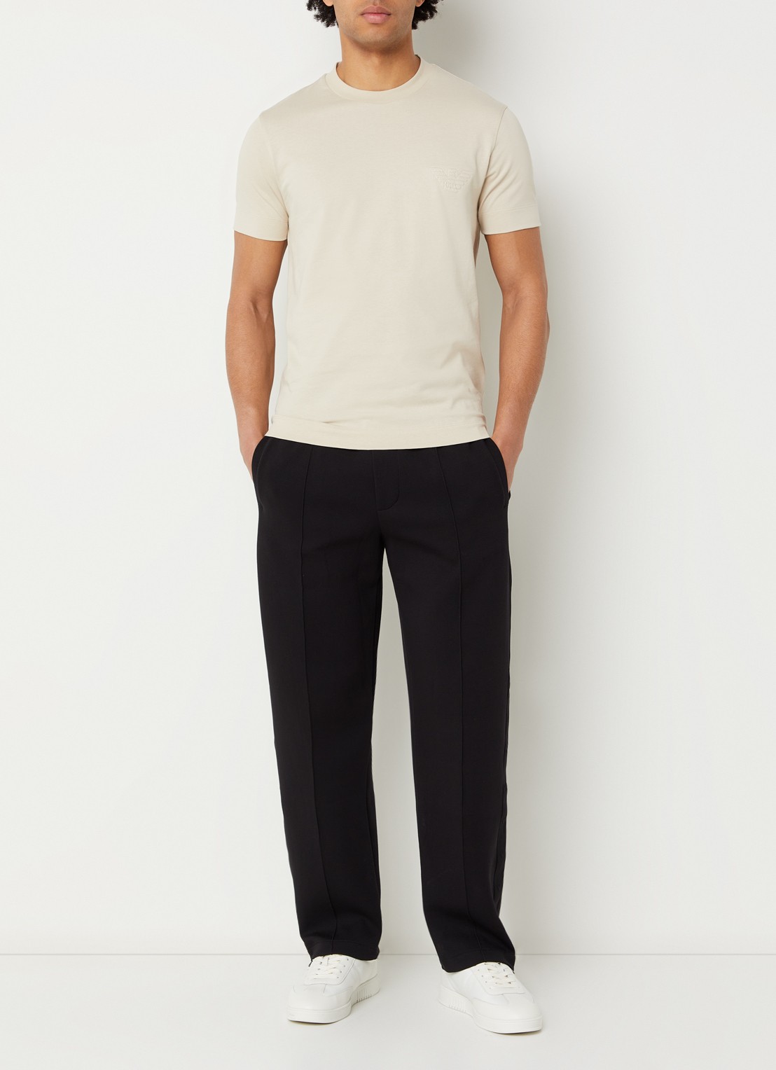 Armani T-shirt met logoborduring - voorkant 4 beige