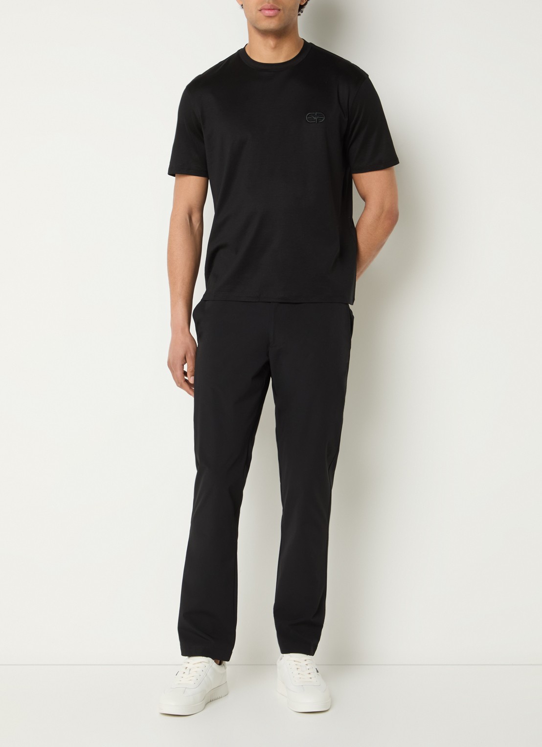 Armani T-shirt met logoborduring - voorkant 3 zwart