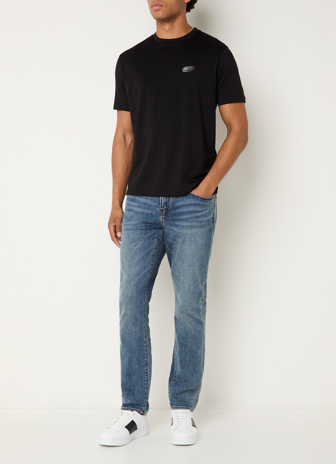Armani T-shirt met logoborduring - voorkant 4 zwart