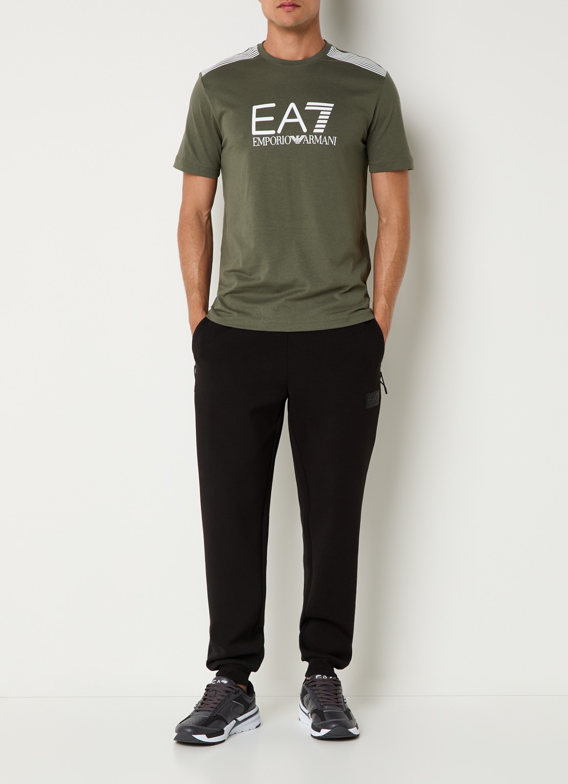 Armani T-shirt met logoprint - voorkant 4 legergroen