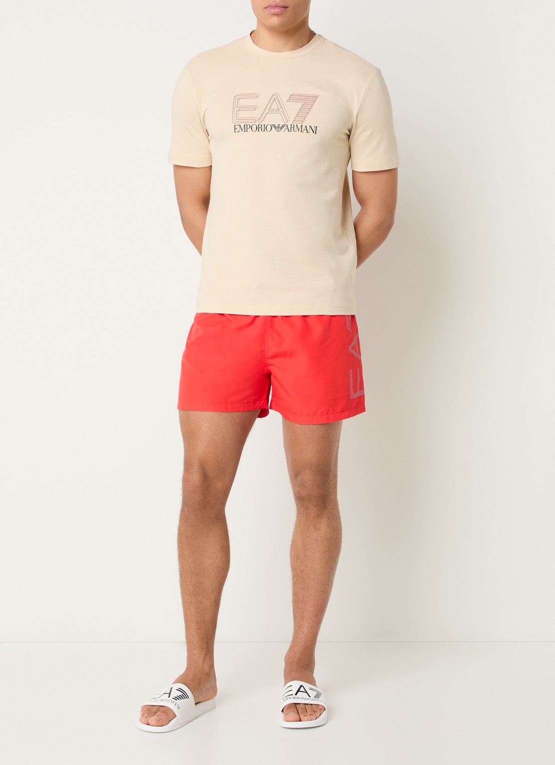 Armani T-shirt met logoprint - voorkant 2 beige