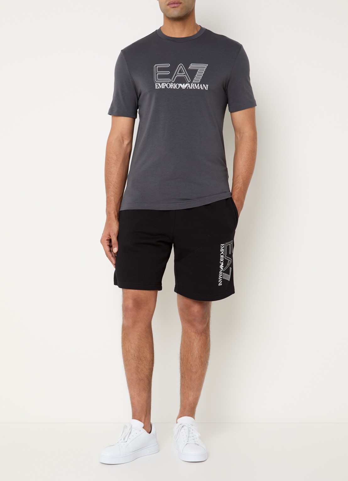Armani T-shirt met logoprint - voorkant 2 donkergrijs