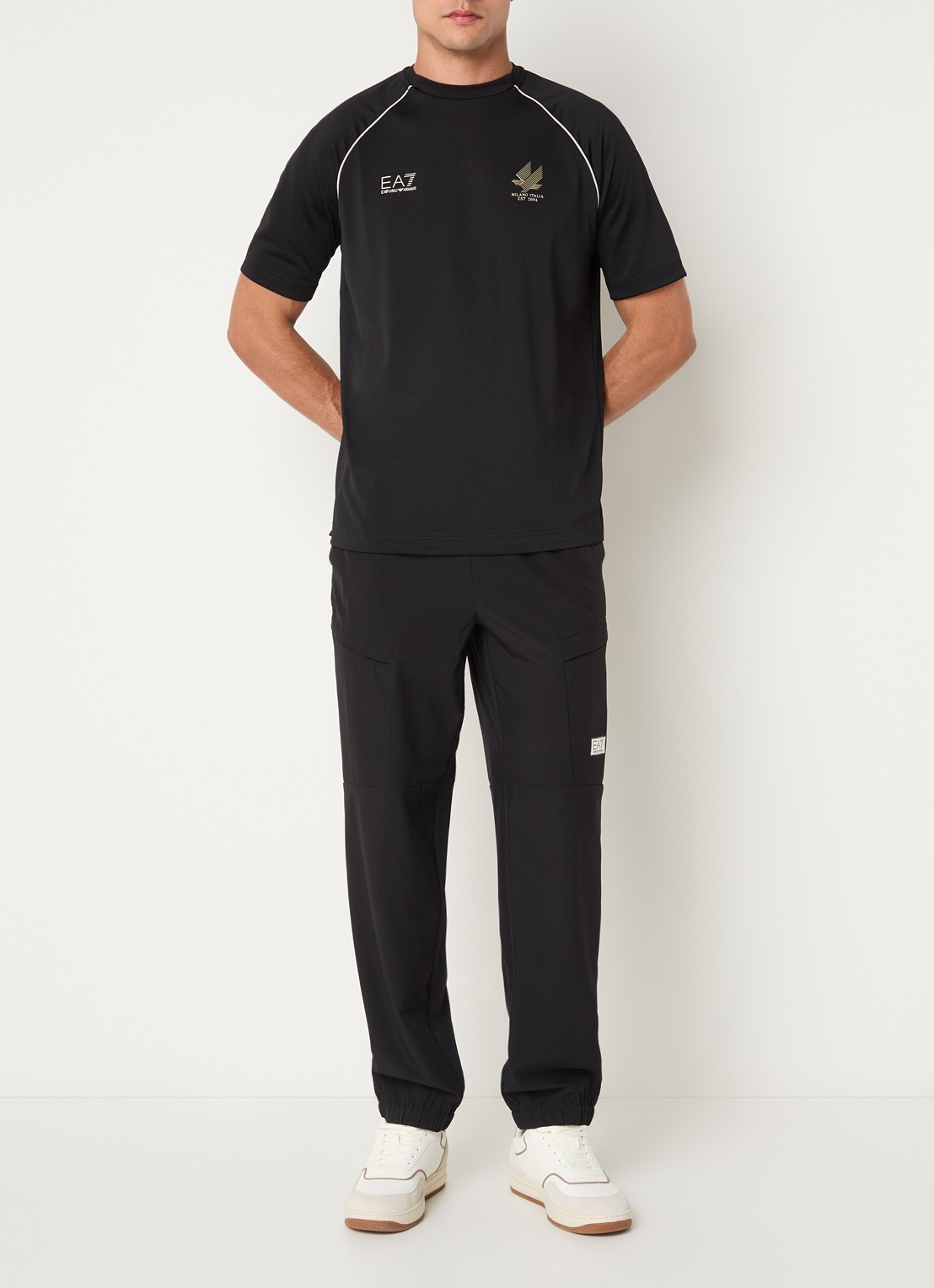 Armani T-shirt met logoprint - voorkant 2 zwart
