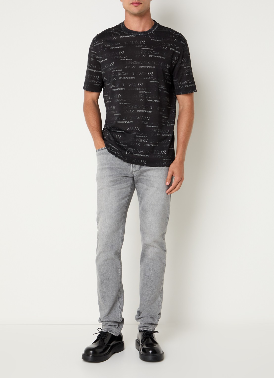 Armani T-shirt met logoprint - voorkant 2 zwart
