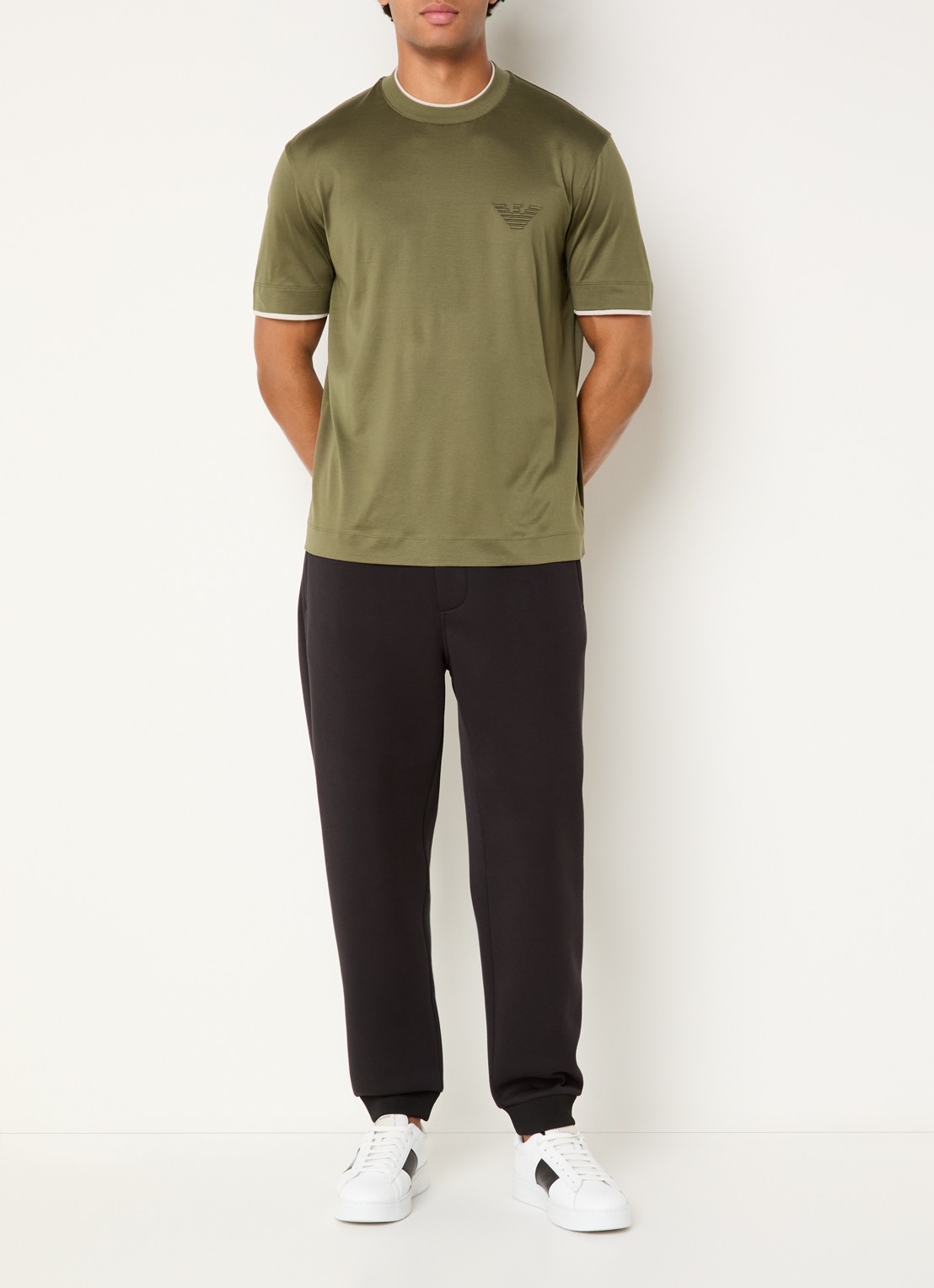 Armani T-shirt met logoprint - voorkant 2 bronsgroen