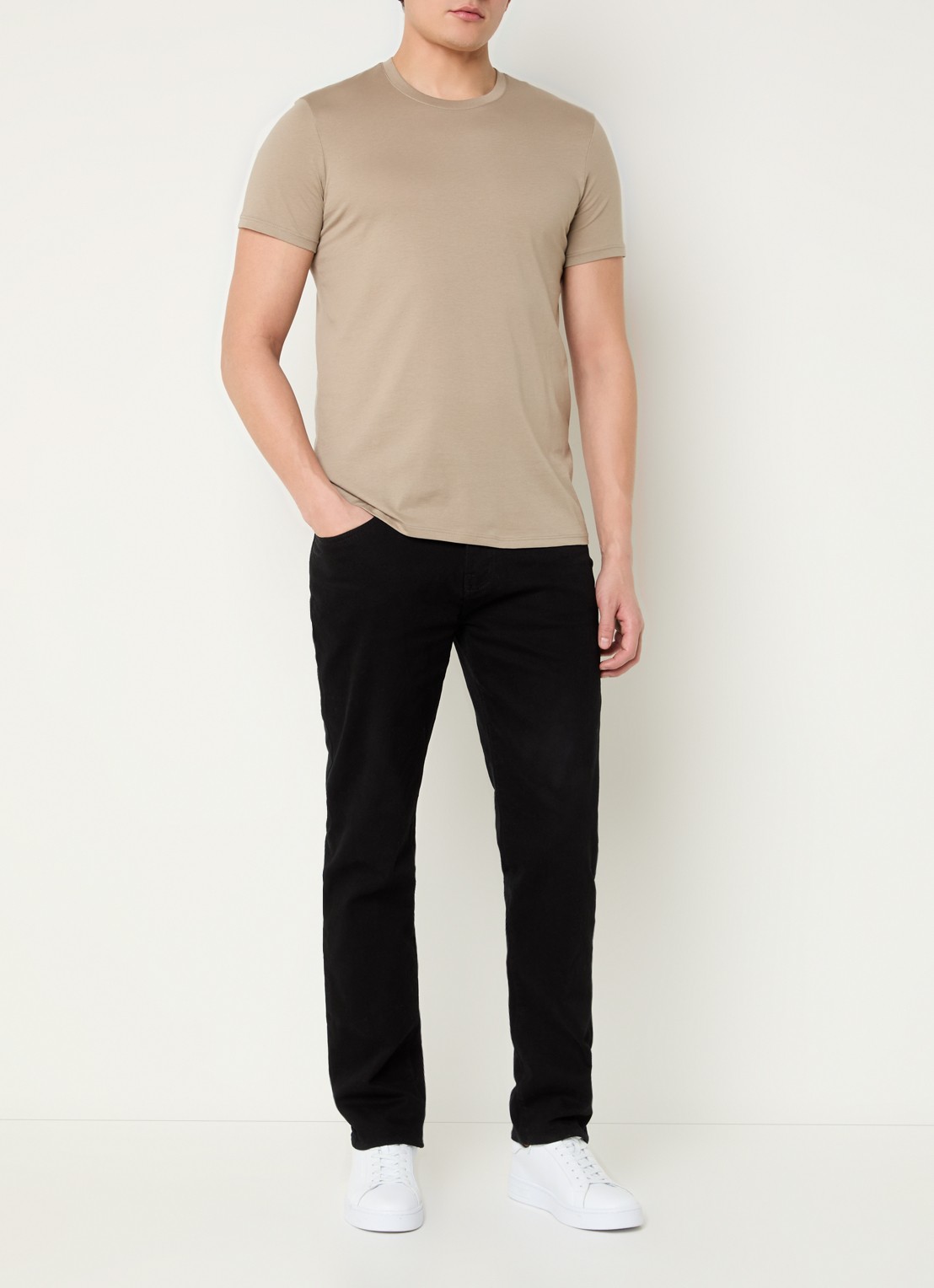 Armani T-shirt met ronde hals - voorkant 2 khaki