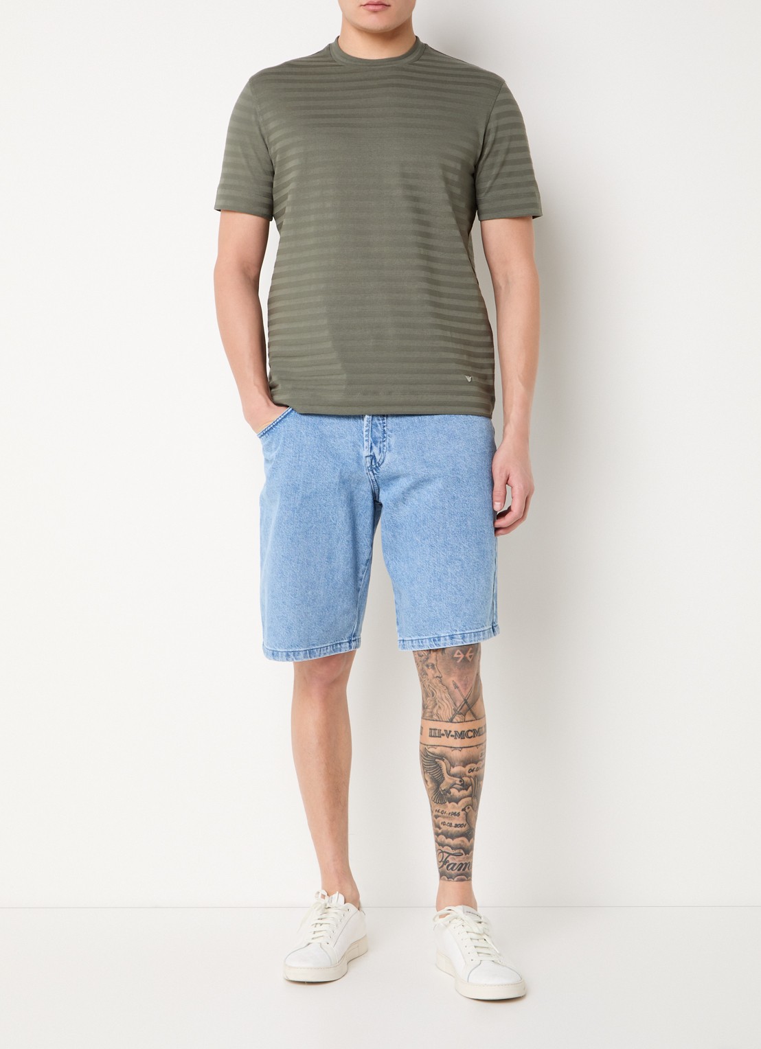 Armani T-shirt met structuur - voorkant 2 olijfgroen