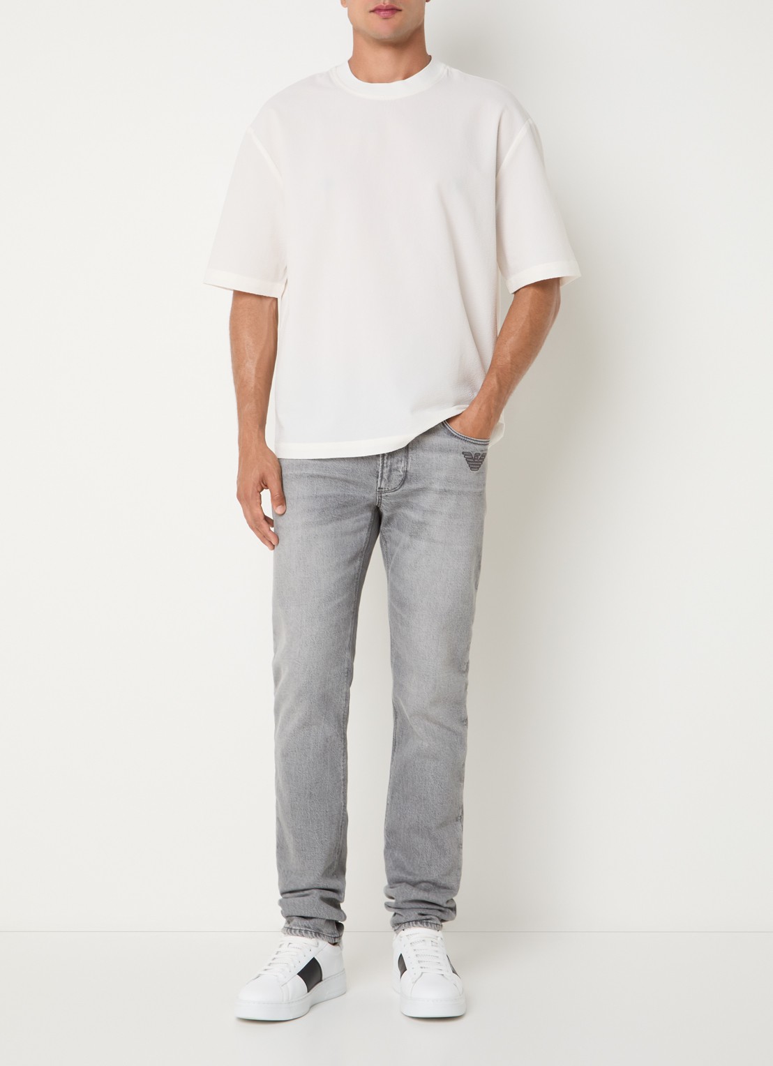 Armani T-shirt met structuur - voorkant 2 gebroken wit