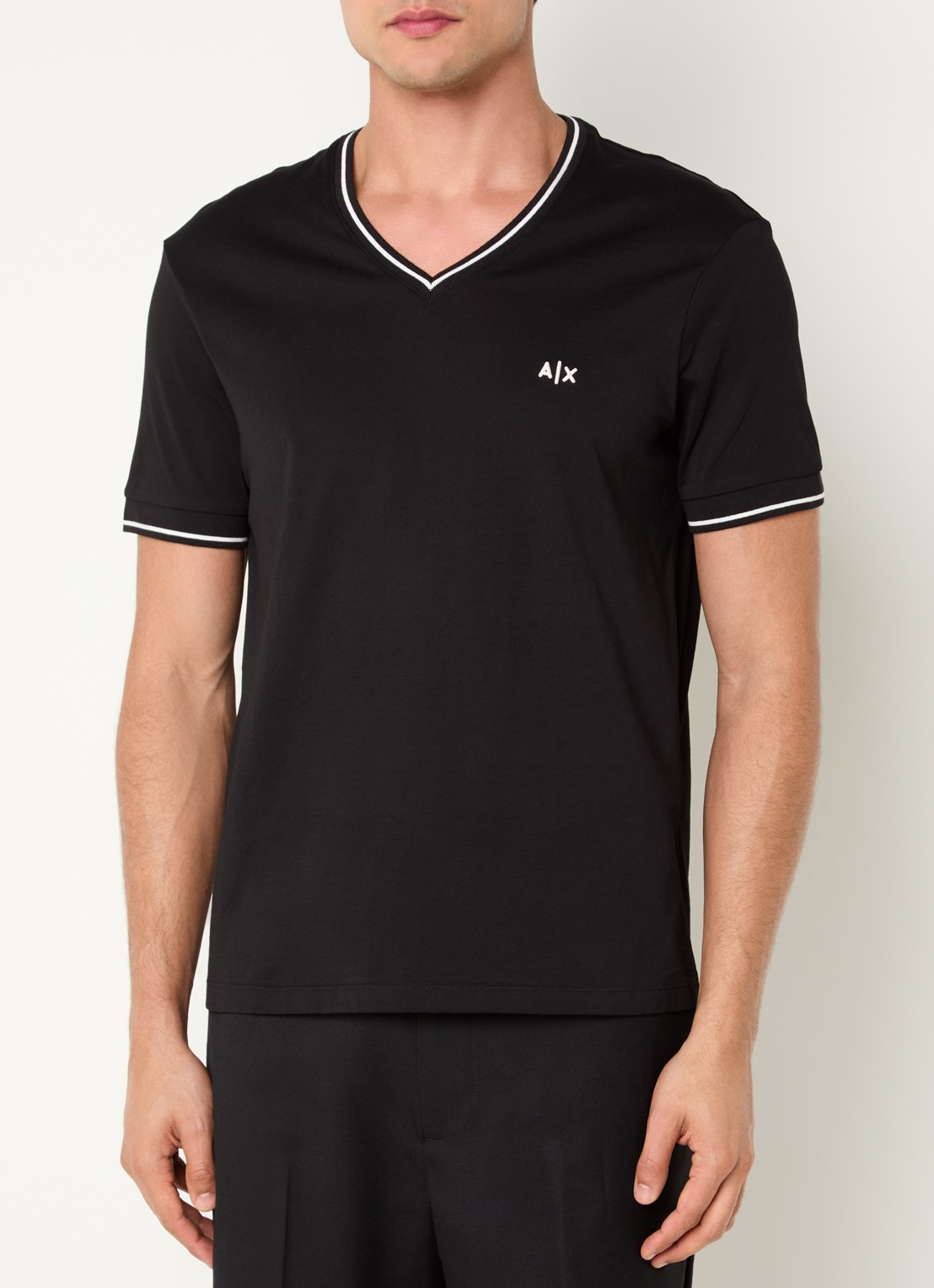 Armani T-shirt met V-hals - detail 4 zwart