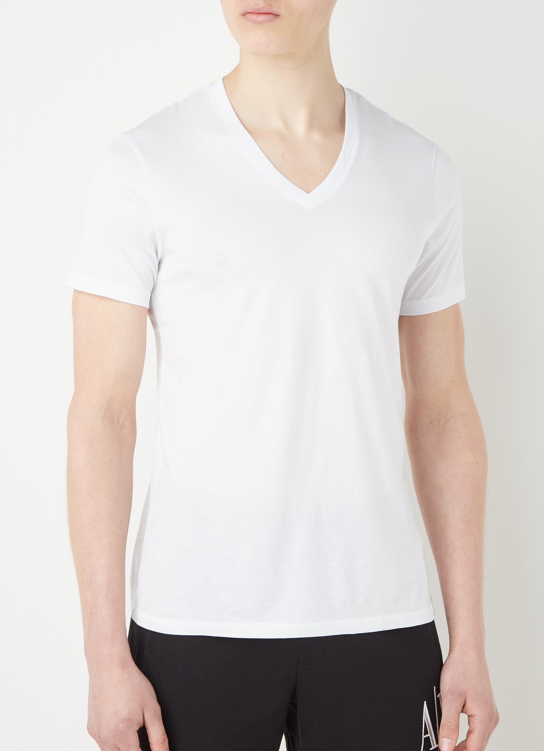 Armani T-shirt van pima katoen met V-hals - detail 3 wit