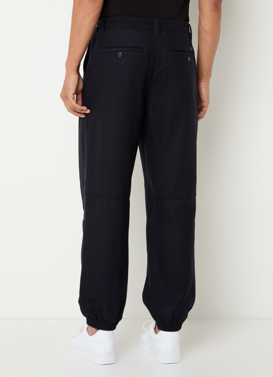 Armani Tapered fit broek in scheerwolblend met opgestikte zakken - achterkant donkerblauw
