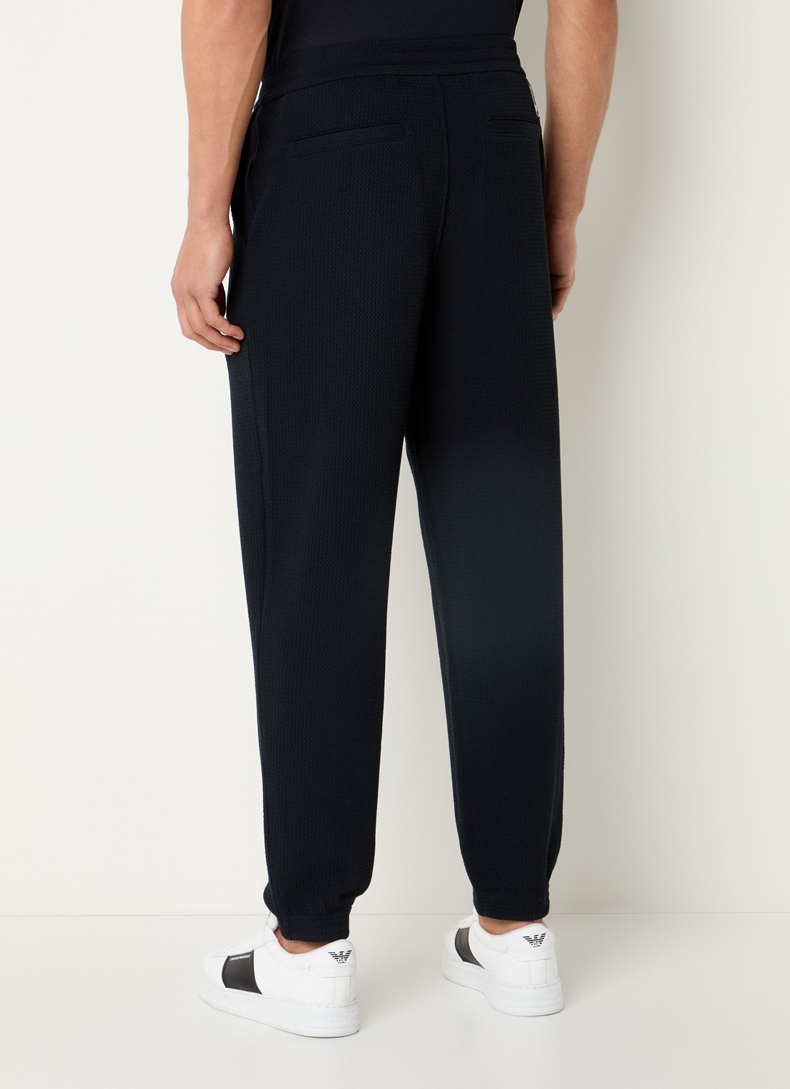 Armani Tapered fit broek met steekzakken en structuur - achterkant 3 donkerblauw