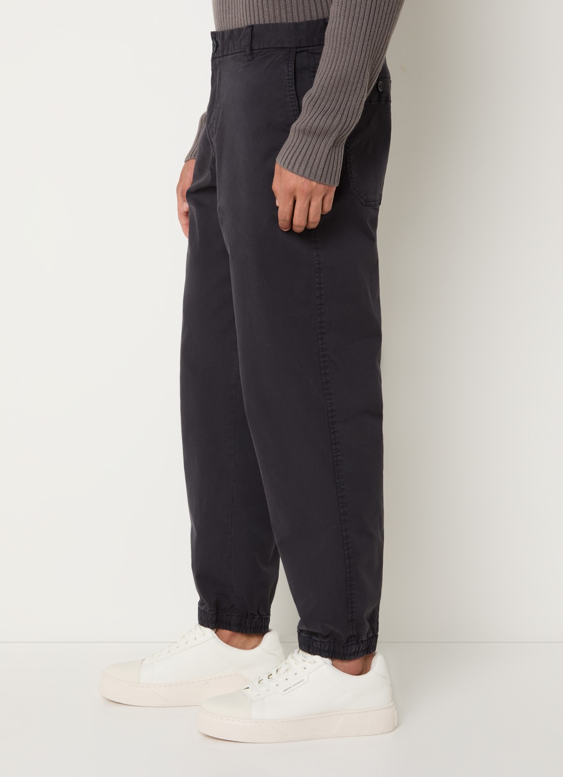 Armani Tapered fit broek met steekzakken - detail 5 donkerblauw