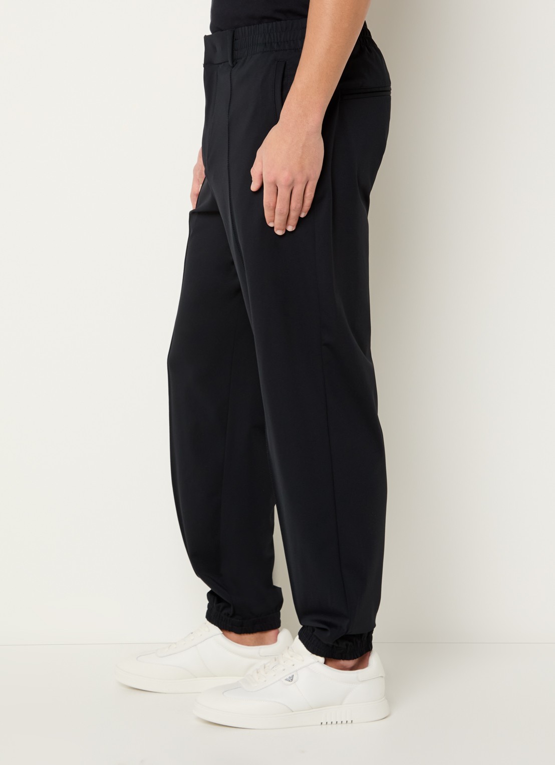 Armani Tapered fit broek met steekzakken - detail 5 donkerblauw