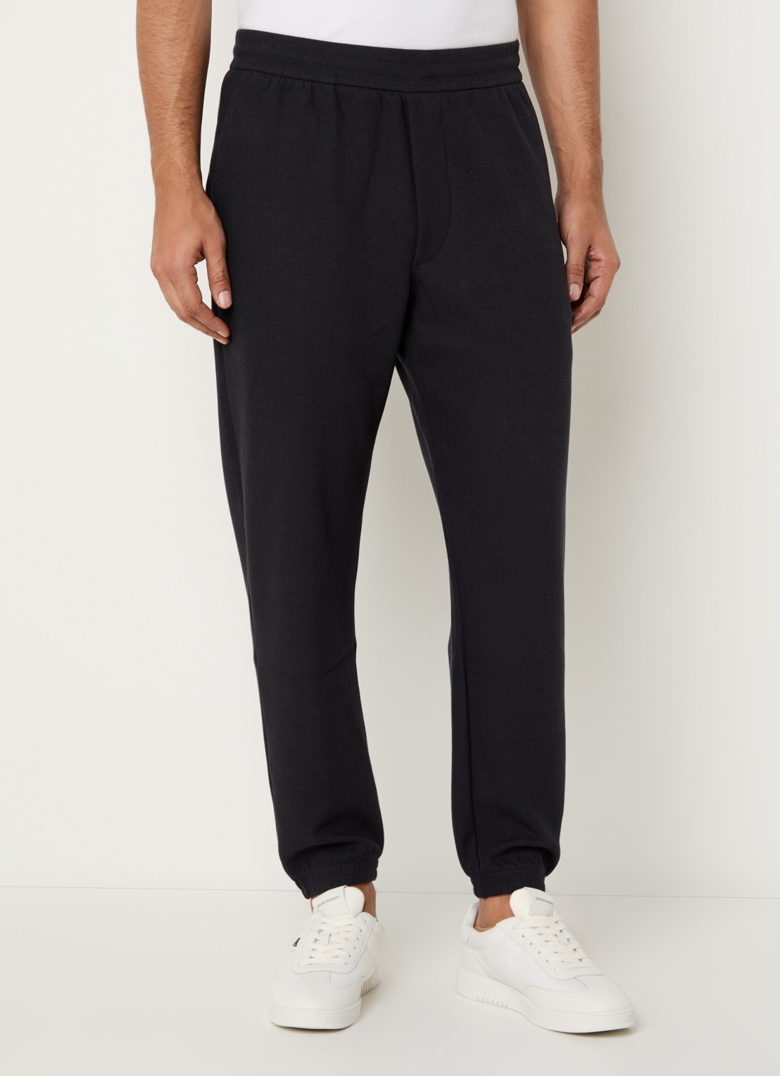 Armani Tapered fit broek met visgraatdessin en steekzakken - detail 2 donkerblauw