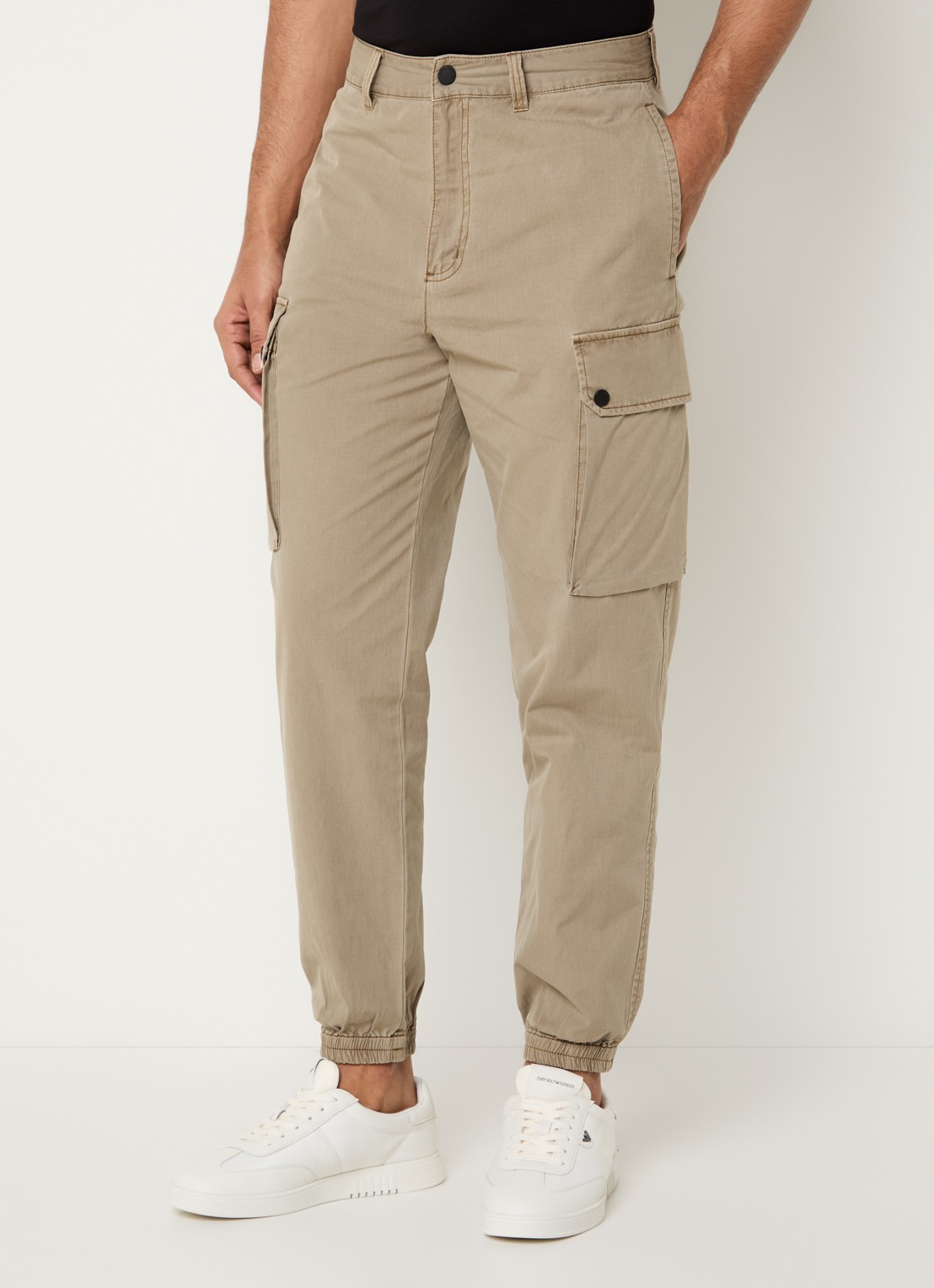 Armani Tapered fit cargobroek met klepzakken - detail 4 donkerbeige