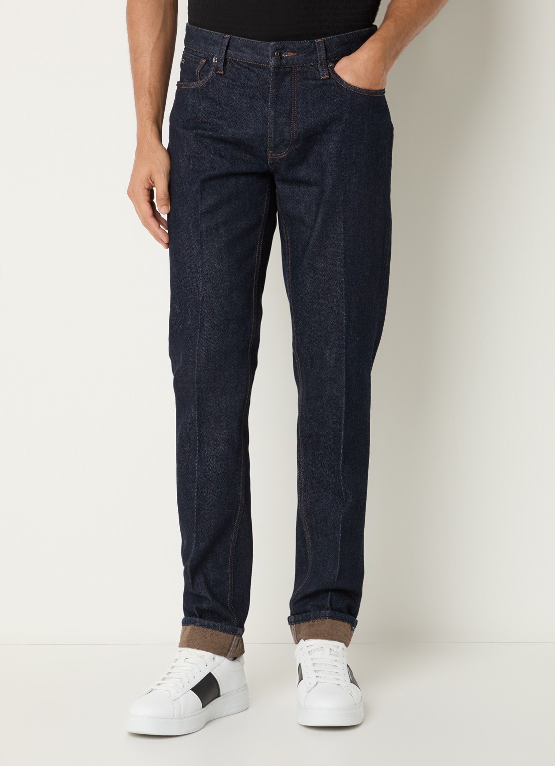 Armani Tapered fit jeans met donkere wassing - detail indigo