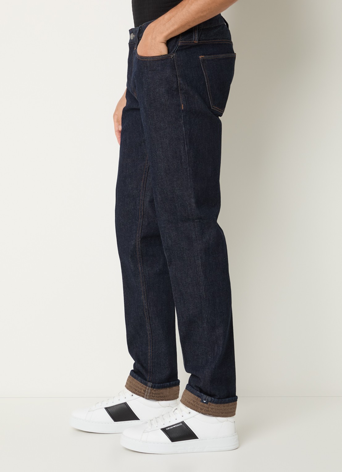Armani Tapered fit jeans met donkere wassing - detail 2 indigo