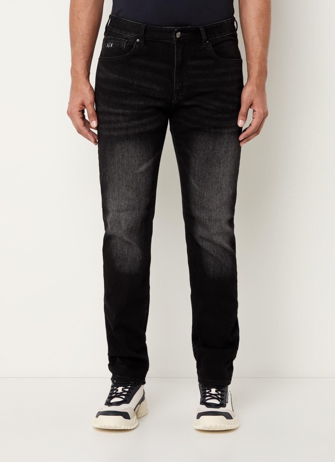 Armani Tapered fit jeans met steekzakken - detail zwart