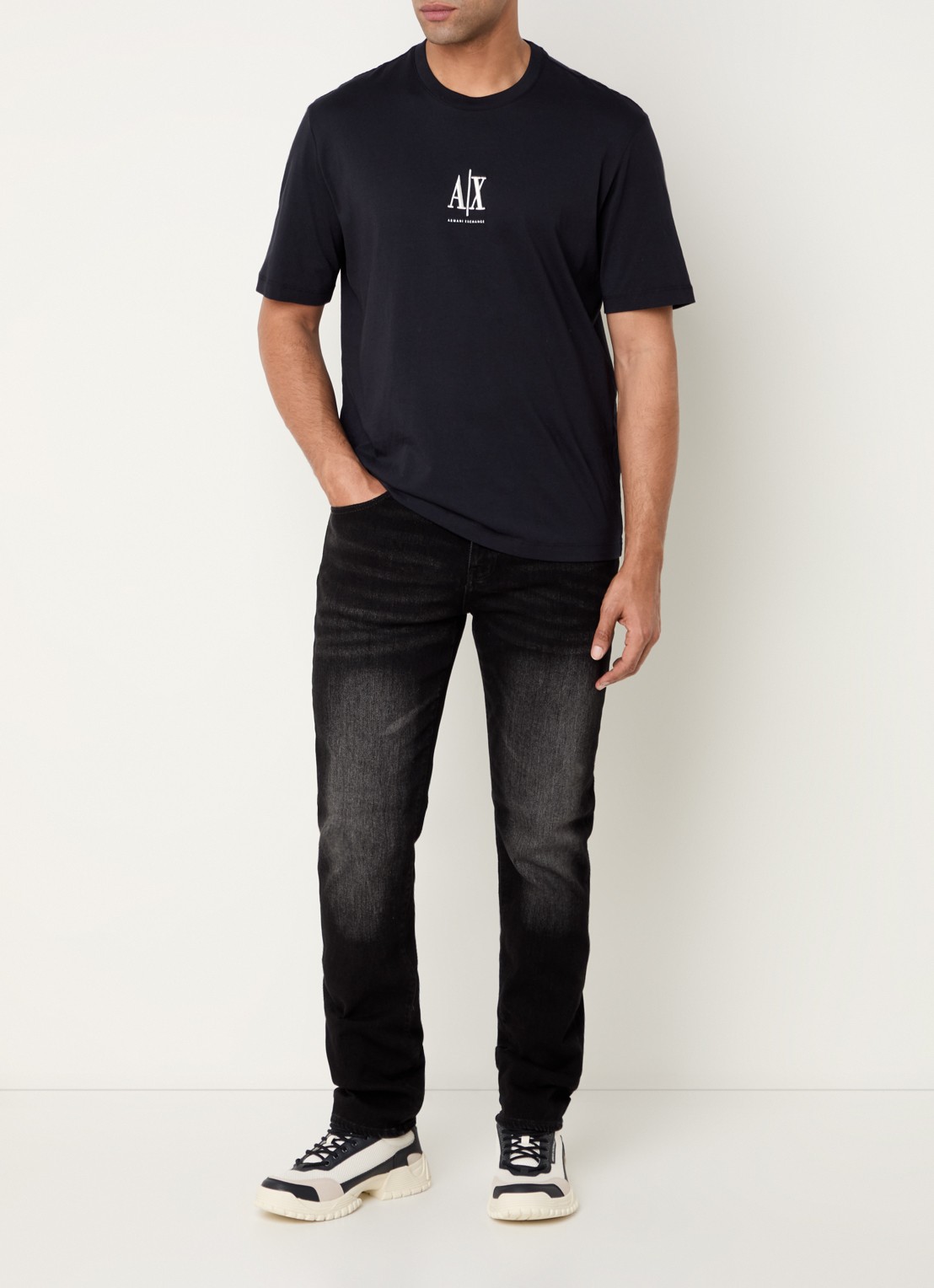 Armani Tapered fit jeans met steekzakken - voorkant 5 zwart